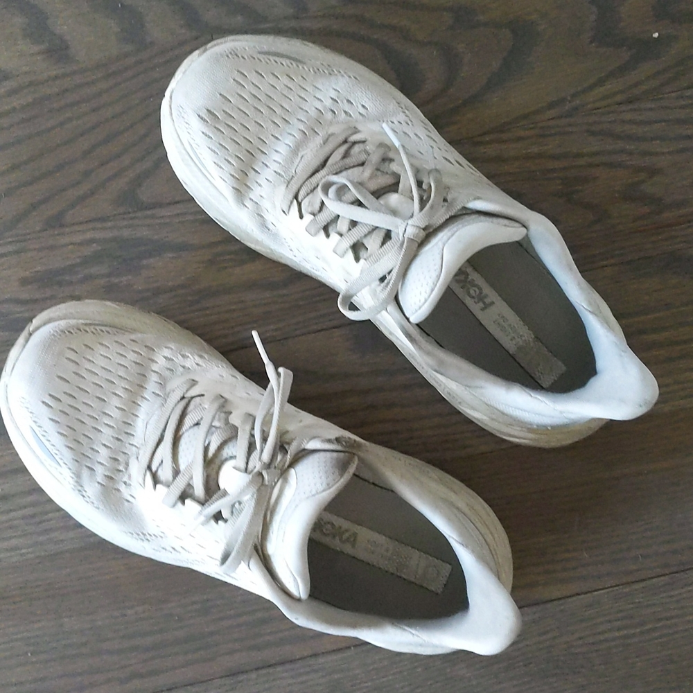 Hoka white Clifton 8 size 7.5